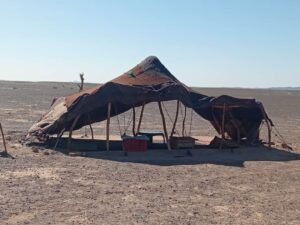Viajantes satisfeitos em viagem pelo Marrocos